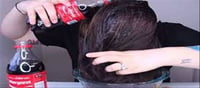 The celebrity who pours Coca-cola on her head and rubs it..!?